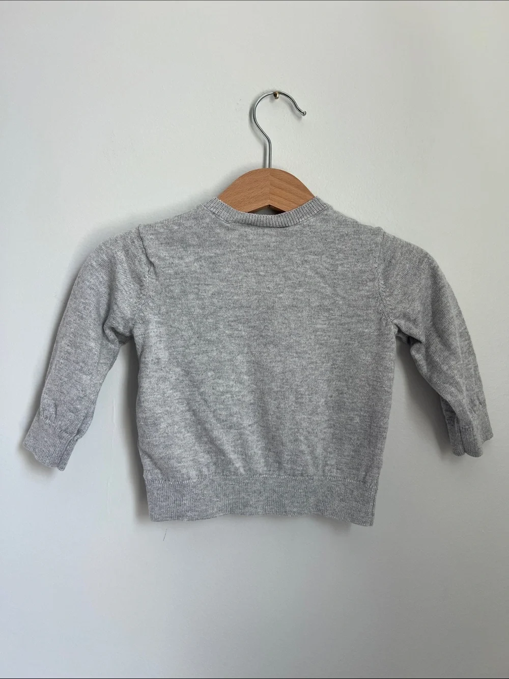 The Children’s Place | Baby Gray Dino Applique Crewneck Sweater Buttons Sz 6-9M